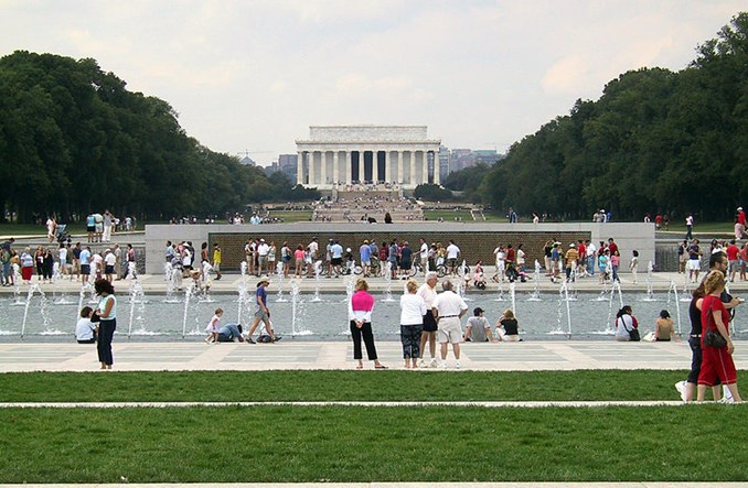 Dobry transport publiczny to miks „kija” i „marchewki”