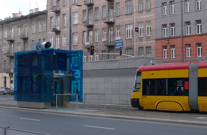 Metro: Nowe windy niedostępne dla niepełnosprawnych?