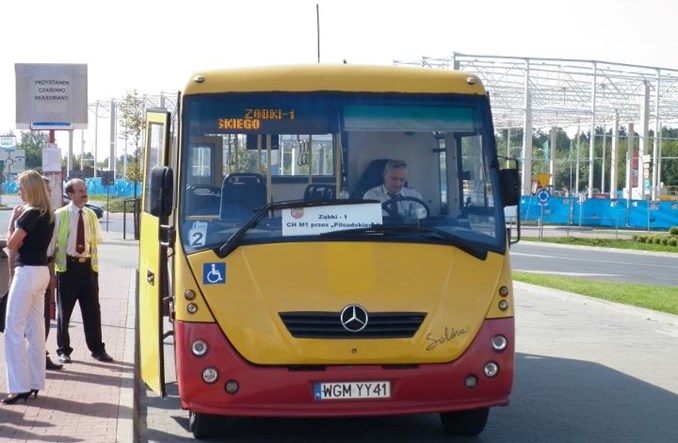 Dwóch chętnych na operatora komunikacji w Ząbkach pod Warszawą