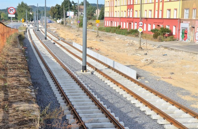 Gorzów: Praca przy odnowie sieci tramwajowej wre (zdjęcia) Gorzów: Praca przy odnowie sieci tramwajowej wre (zdjęcia)