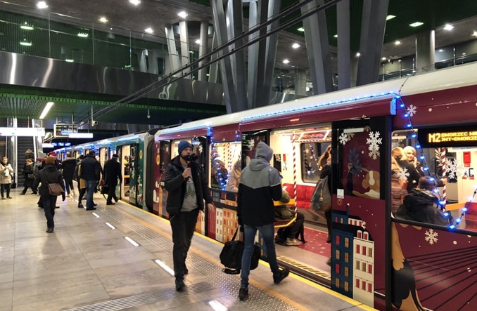 W metrze ruszyły dwa pociągi świąteczne [zdjęcia]