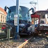 Poważny wypadek w Gdańsku. Zderzenie autokaru z tramwajem