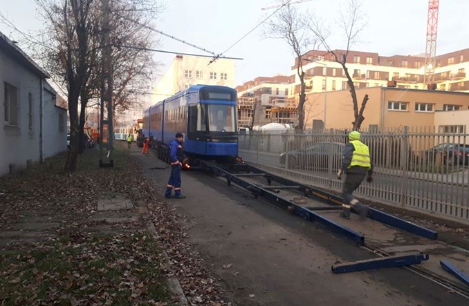 Pierwszy tramwaj „Lajkonik” od Stadlera na krakowskich torach