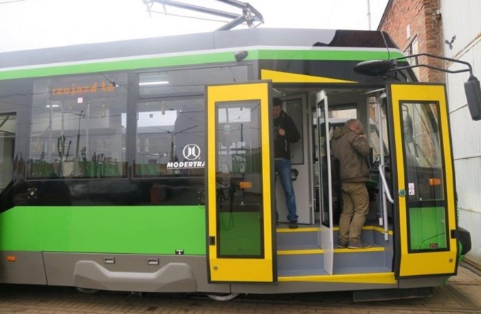 Elbląg pokazuje nowe tramwaje Modertransu oraz z Łodzi Elbląg pokazuje nowe tramwaje Modertransu oraz z Łodzi
