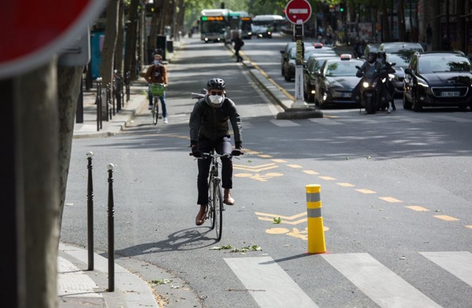 Paryski bulwar Saint-Michel opanowali cykliści Paryski bulwar Saint-Michel opanowali cykliści