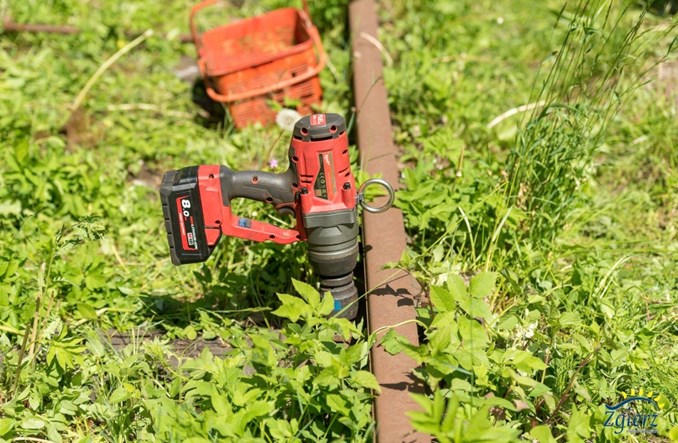 Rozpoczął się demontaż szyn tramwajowych w Zgierzu Rozpoczął się demontaż szyn tramwajowych w Zgierzu