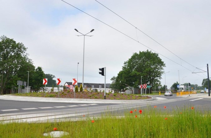 Konstantynów otwiera rondo. Z nowymi torami dla tramwaju do Lutomierska Konstantynów otwiera rondo. Z nowymi torami dla tramwaju do Lutomierska