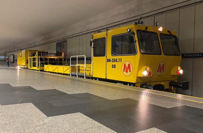 Ogromny odkurzacz warszawskiego metra