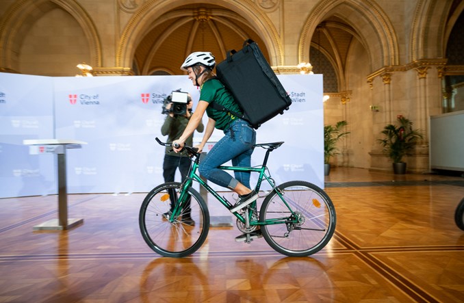 Wiedeńscy kurierzy rowerowi dowożą nowe testy na koronawirusa Wiedeńscy kurierzy rowerowi dowożą nowe testy na koronawirusa