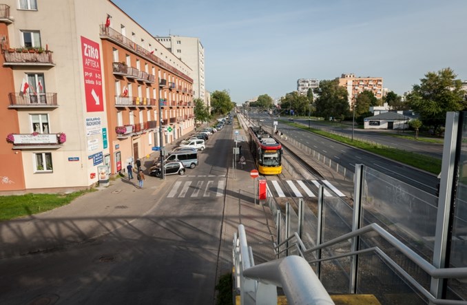 Warszawa: Na Grochowskiej nowe przejścia dla pieszych. Krótsza droga do tramwaju