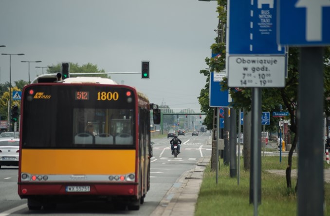 Badanie PAS: Warszawiacy za buspasami, strefami Tempo 30 i budową tramwajów