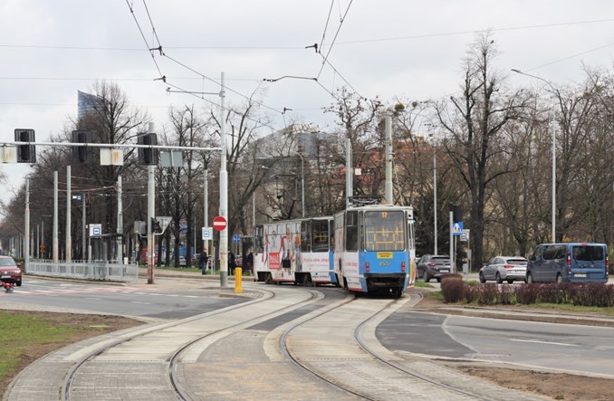 Wrocław: MPK stopniowo poprawia stan torów