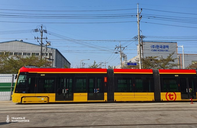Warszawa: Pierwsze tramwaje Hyundaia gotowe i po testach w fabryce [zdjęcia]