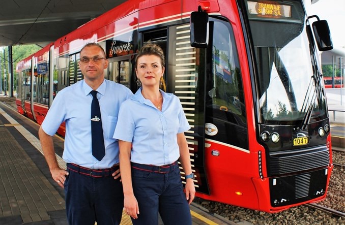 Tramwaje Śląskie: Nowe mundury motorniczych i kontrolerów ruchu Tramwaje Śląskie: Nowe mundury motorniczych i kontrolerów ruchu