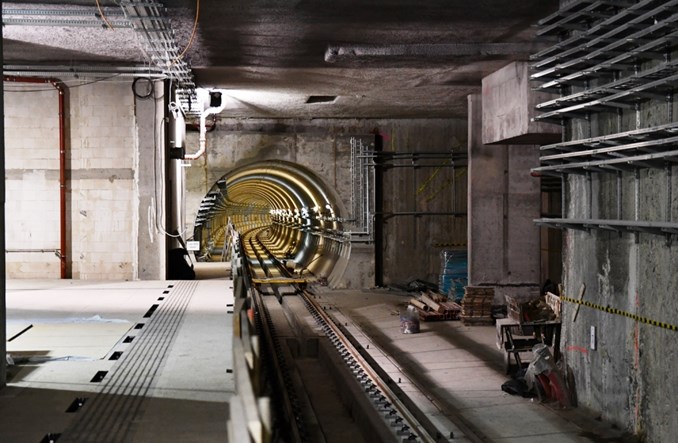 Metro na Bródno: Pierwsze ruchome chodniki i lastryko na ścianach (zdjęcia)