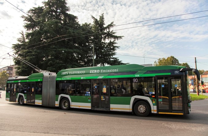 Do Mediolanu pojedzie 50 dodatkowych trolejbusów Solarisa