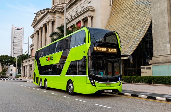 Autobusy piętrowe od ADL wchodzą do służby w Singapurze