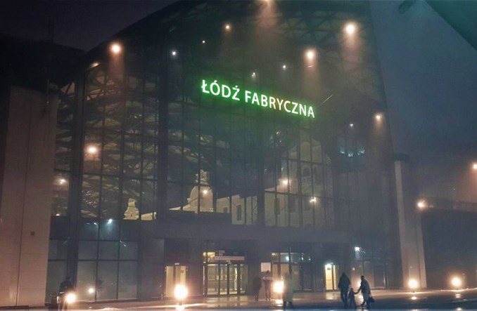 Łódź Fabryczna zaświeciła w sylwestra Łódź Fabryczna zaświeciła w sylwestra