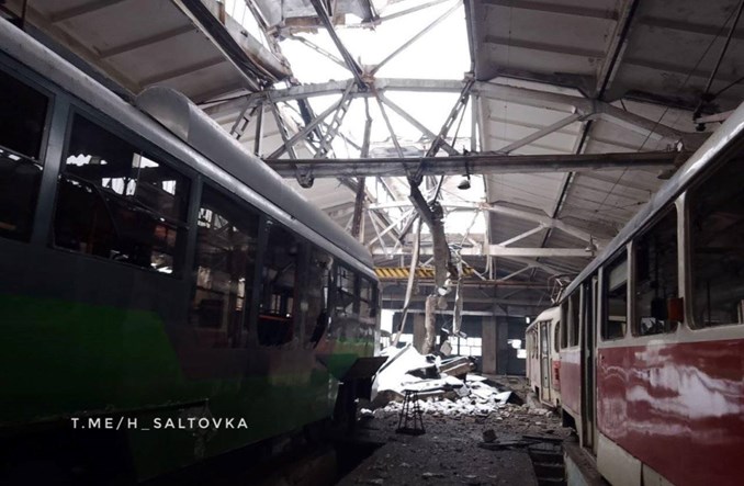 Uszkodzona zajezdnia tramwajowa w Charkowie Uszkodzona zajezdnia tramwajowa w Charkowie