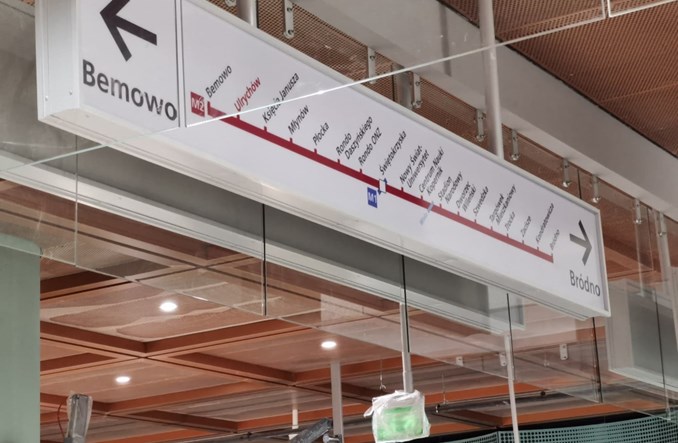 Metro na Bemowo i Bródno: ZTM zaktualizuje 888 tablic i schematów na stacjach