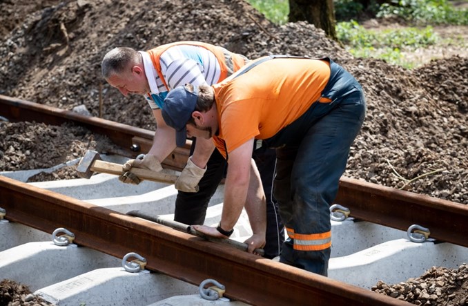 Kijów naprawia uszkodzoną linię tramwajową do Puszczy Wodyci Kijów naprawia uszkodzoną linię tramwajową do Puszczy Wodyci