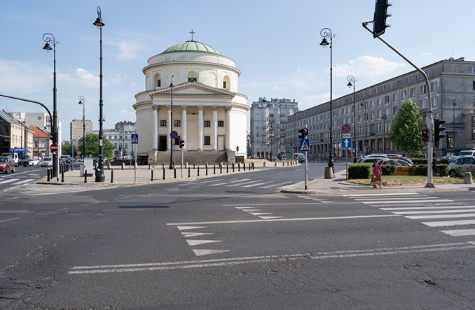Warszawa: Plac Trzech Krzyży do przebudowy. Na zieleń nie zgodził się konserwator