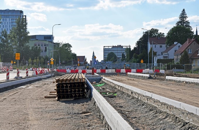 Tramwajowe postępy w Olsztynie. Na placu budowy pierwsze szyny
