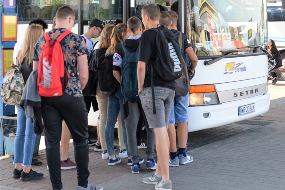 Łódzkie: Autobusy marszałkowskie skróciły dystans między ludźmi
