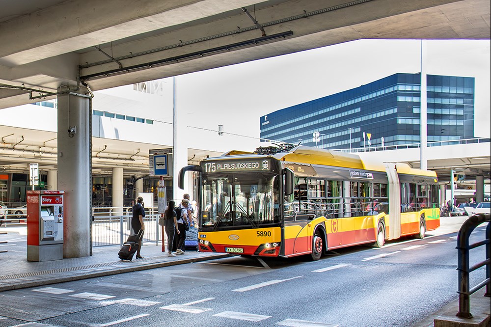 Dodatkowe wieczorne kursy autobusowe z Lotniska Chopina