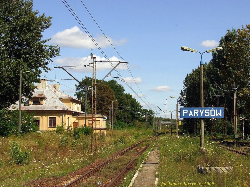 Mazowieckie: PKP wyburzą dawny dworzec Parysów