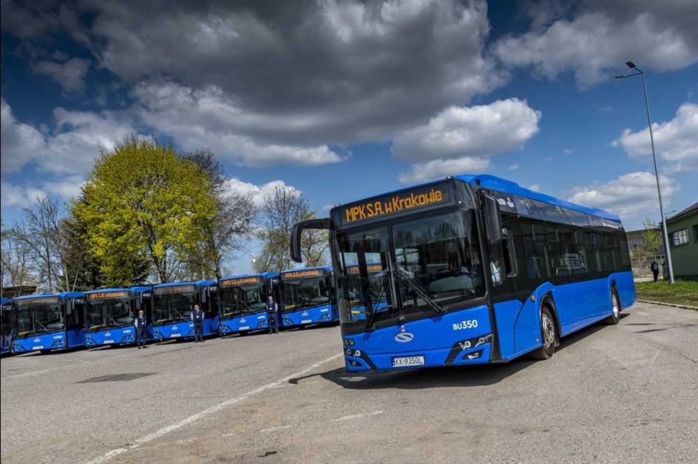 MPK Kraków bierze 48 spalinowych Solariów. W tle ponad 140 kolejnych