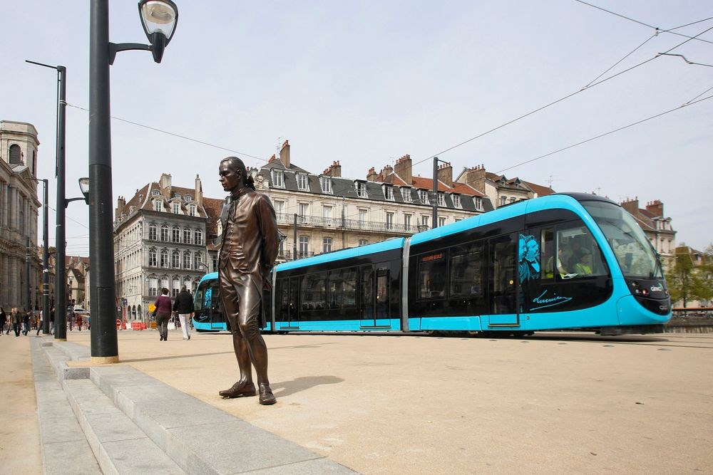 CAF z kontraktem tramwajowym dla Grenoble