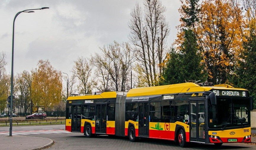 Solaris znów wybrany. Czy Warszawa wreszcie kupi elektryczne przegubowce?