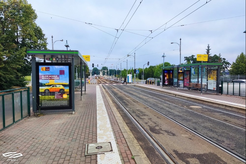 Poznań. Jakdojade pokaże autobusy, tramwaje i przejazdy Uberem