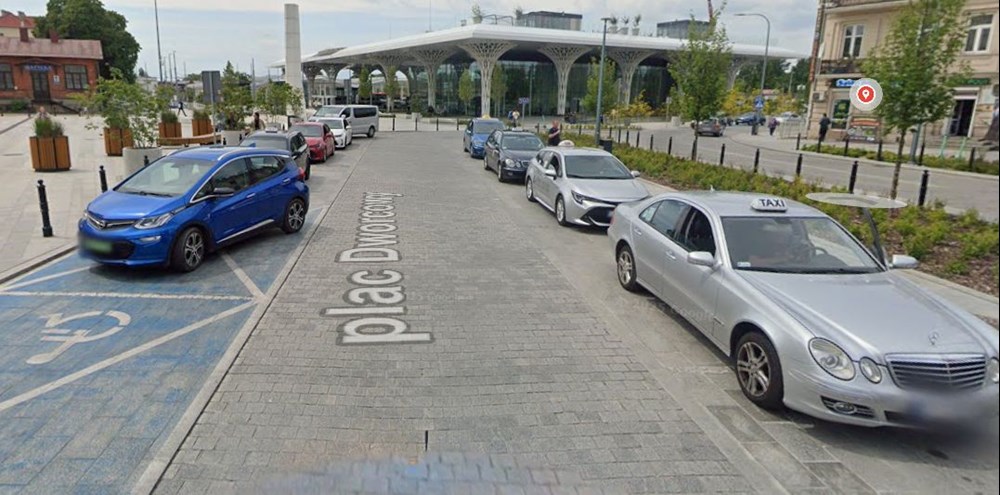 Problem komunikacyjny w rejonie Dworca Lublin. Taksówki stają na miejscach dla osób prywatnych