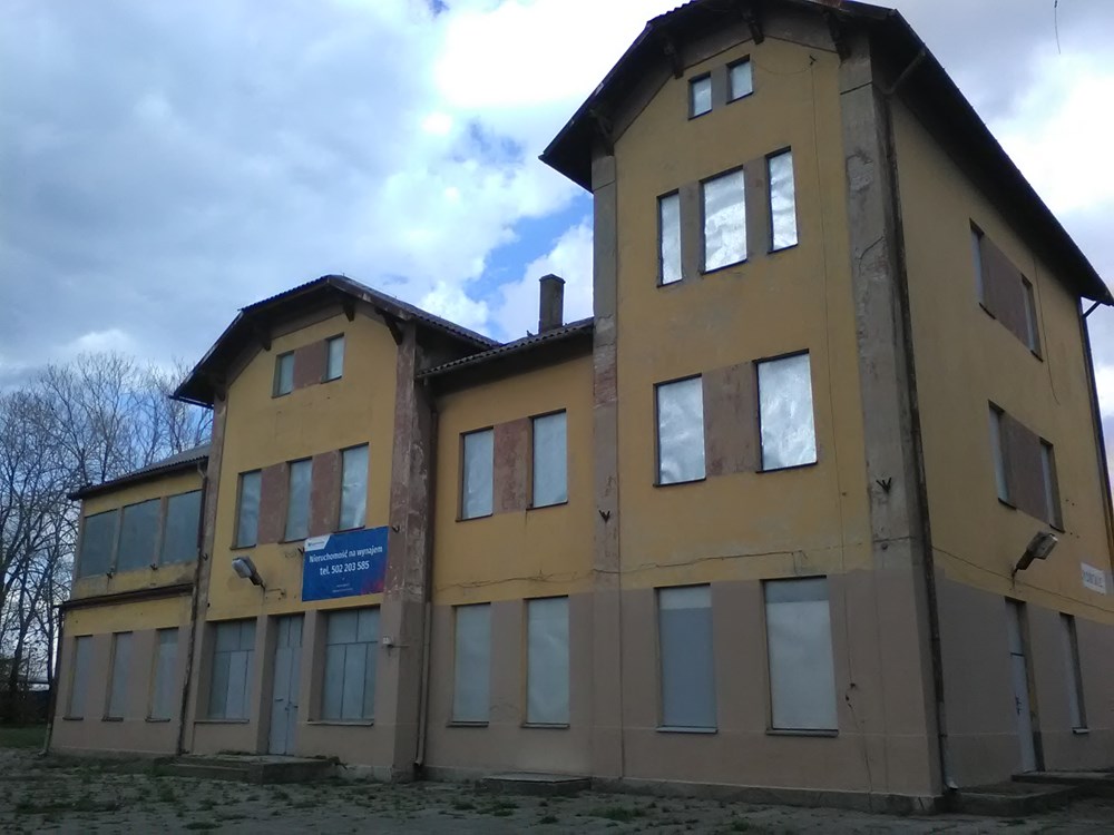 Końskie: Dworzec poza programem inwestycyjnym. Nie ma drogi dojazdowej