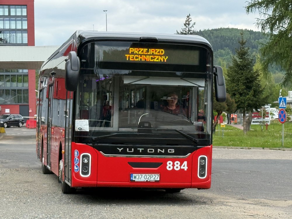 Jelenia Góra z ofertą na dostawę kolejnych elektryków