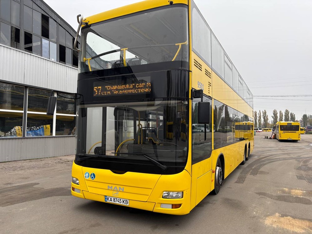 Piętrowy autobus z Berlina wyjechał na ulice Kijowa