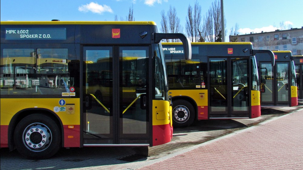 Łódź. Kontrole biletów pod okiem kamery, kontrolerzy z nowym wyposażeniem