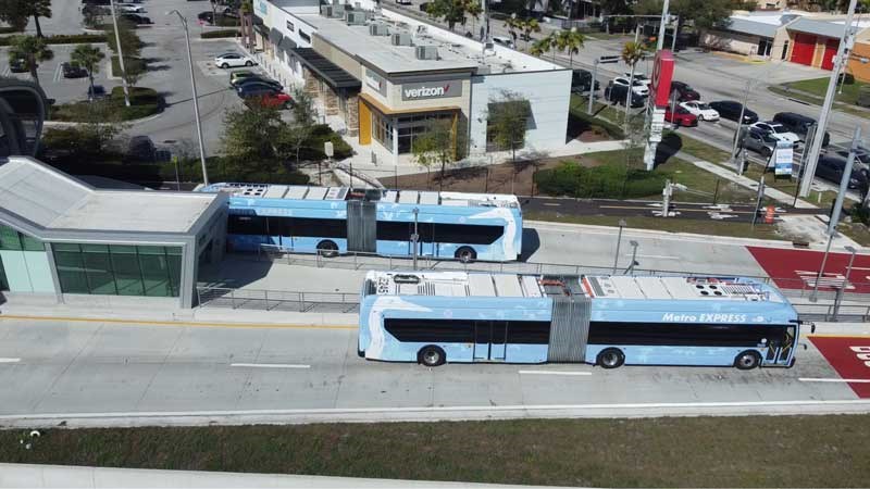 Nowa era w Miami: ruszył pierwszy elektryczny BRT w USA