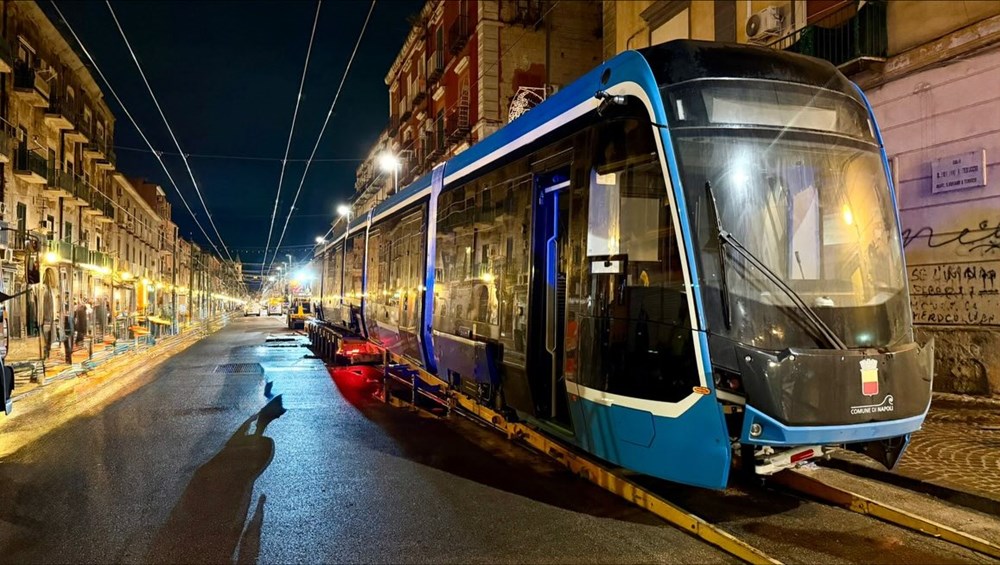 Bozankaya dostarczyła pierwszy tramwaj do Neapolu