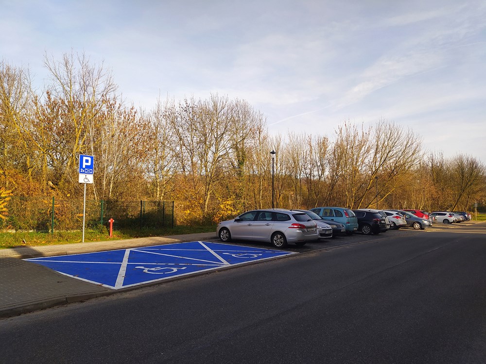 PLK zbudowała kolejny parking przy torach. W Białośliwiu