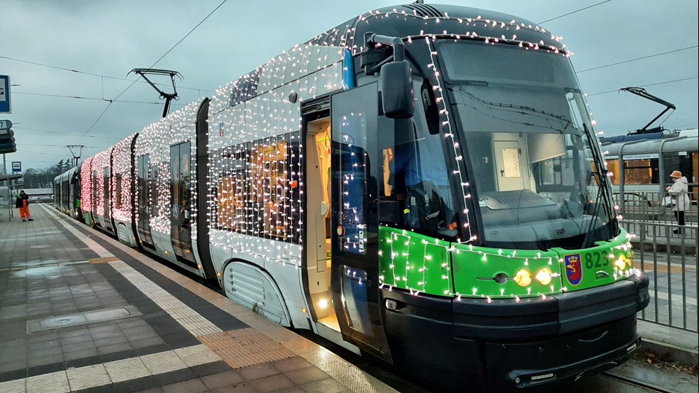Świąteczne tramwaje znów rozświetlą zimowe wieczory na ulicach Szczecina