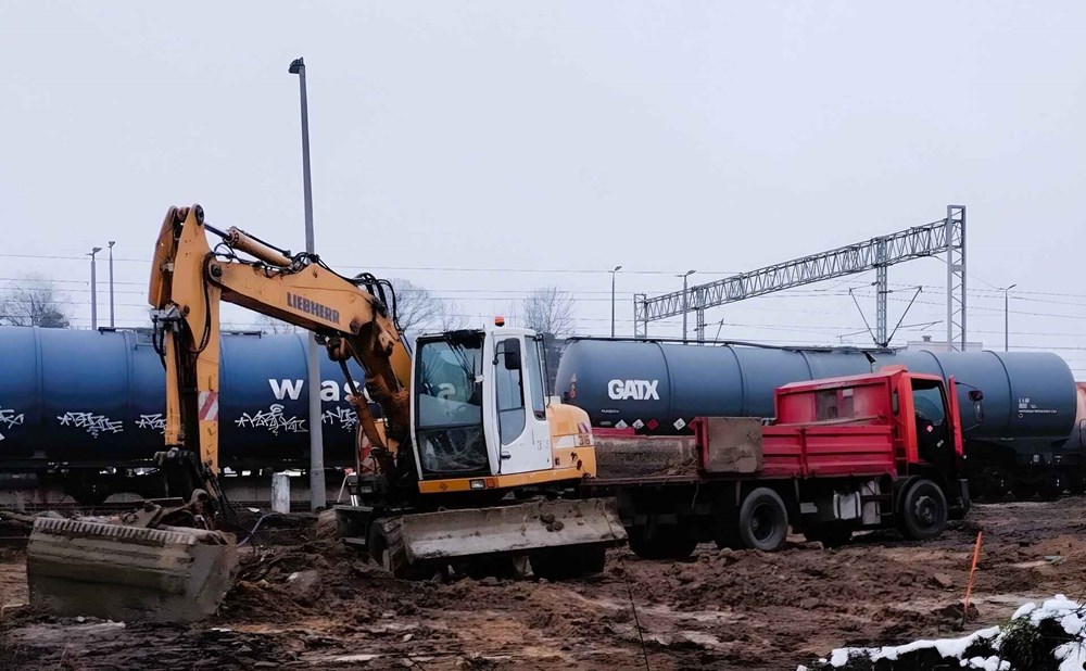 PLK budują parking przesiadkowy w Koluszkach