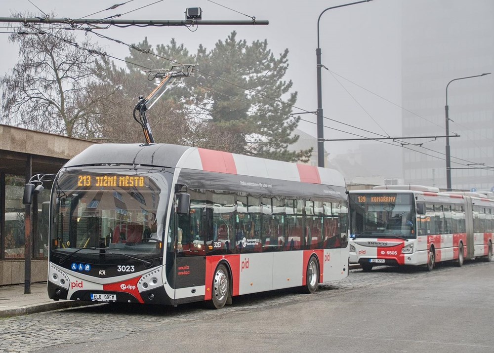 Pierwsze elektryczne autobusy SOR już na ulicach Pragi