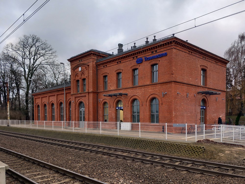 Dworzec w Trzemesznie w końcu po modernizacji