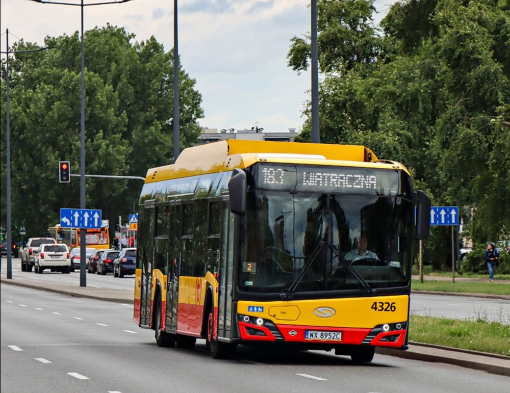 Warszawa: Duży kontrakt ZTM na 12-metrowce – w tle spór o warunki i 2 odwołania