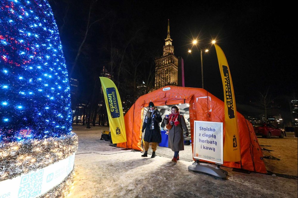 W czasie mrozów w Warszawie specjalne autobusy i namioty