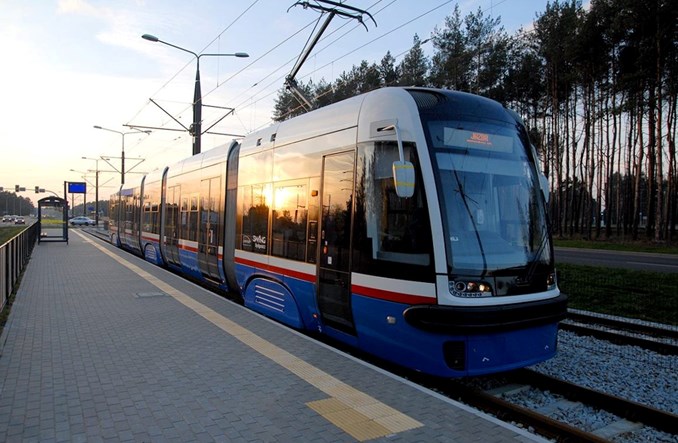 Bydgoszcz poczeka na tramwaj do Fordonu. Przez opóźnione tramwaje Pesy