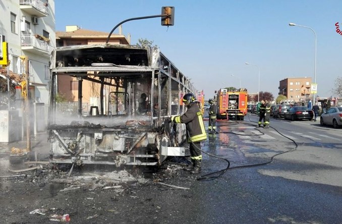 Rzym. W ciągu roku spłonęło 21 autobusów. Cztery w marcu